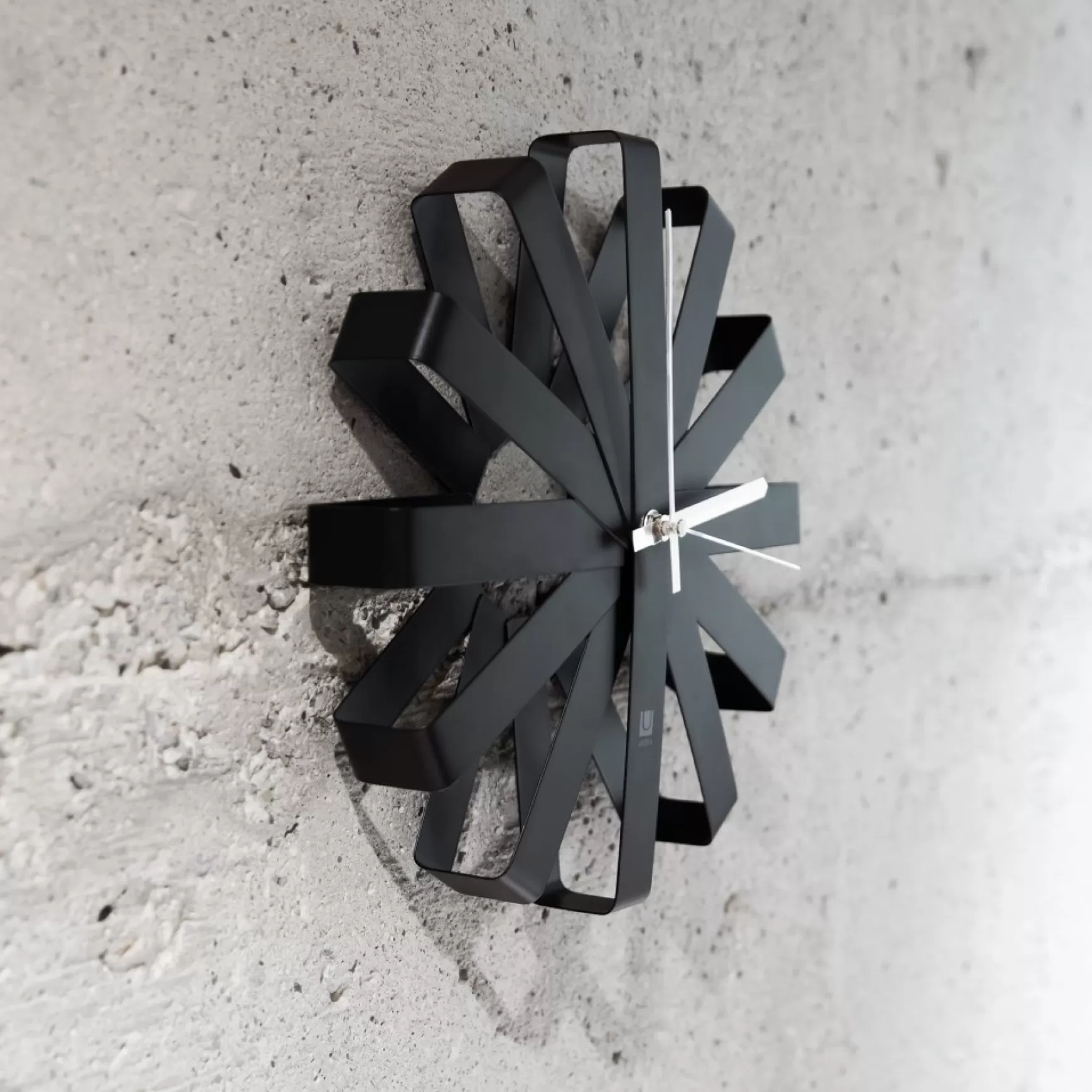 Clocks*Umbra 12" Clock Wall - Ribbon
