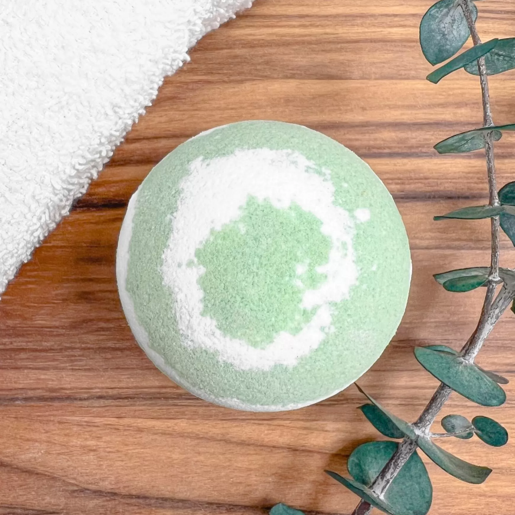 Bath Products*Kozy x Three Wix & CO Bath Bomb - Eucalyptus