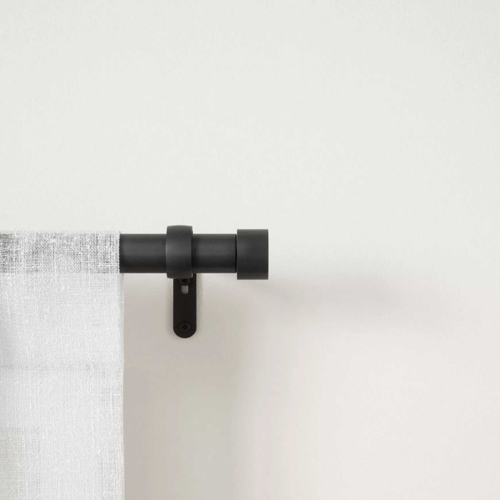 Poles & Curtains*Umbra Black Curtain Rod - Cappa