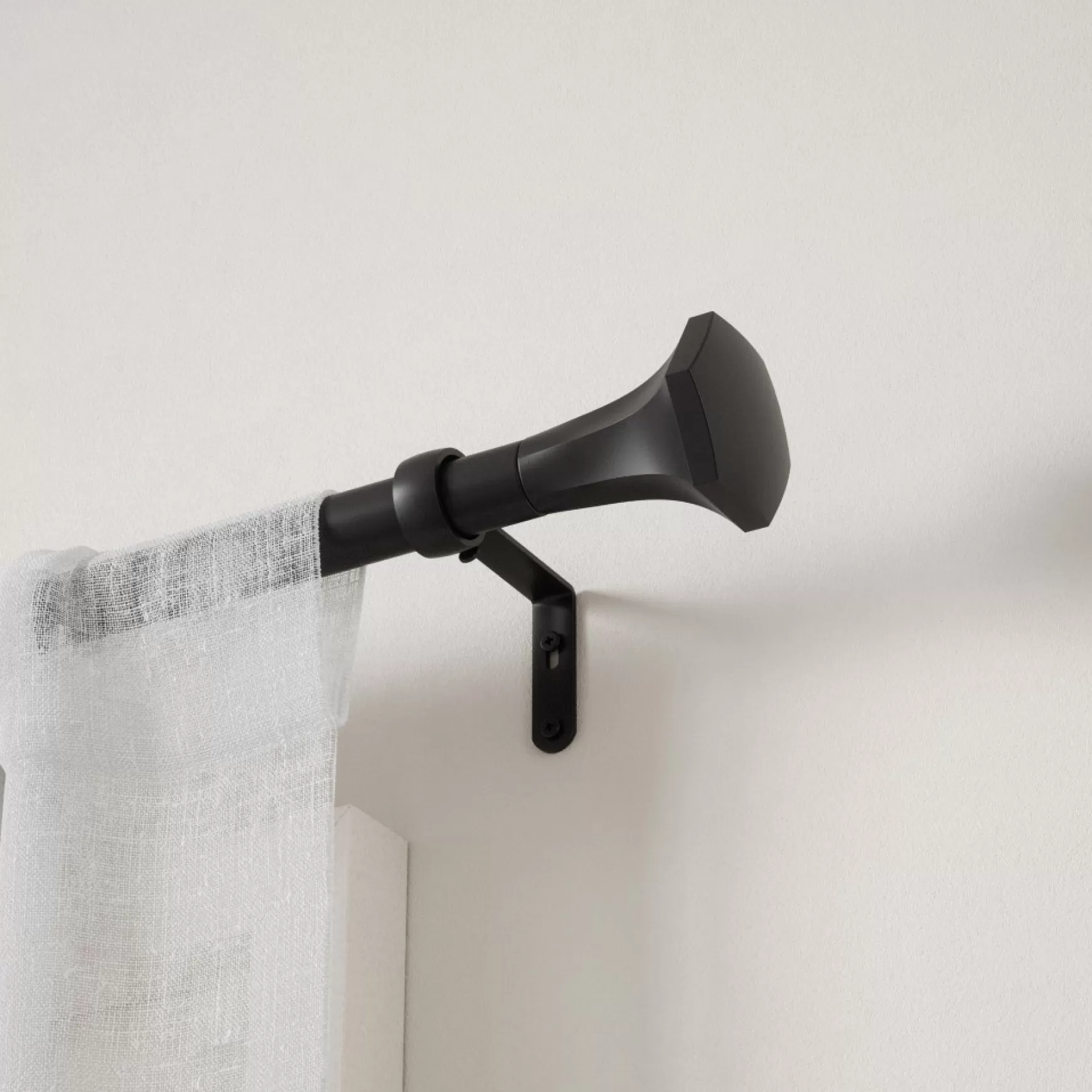 Poles & Curtains*Umbra Black Curtain Rod - Sita