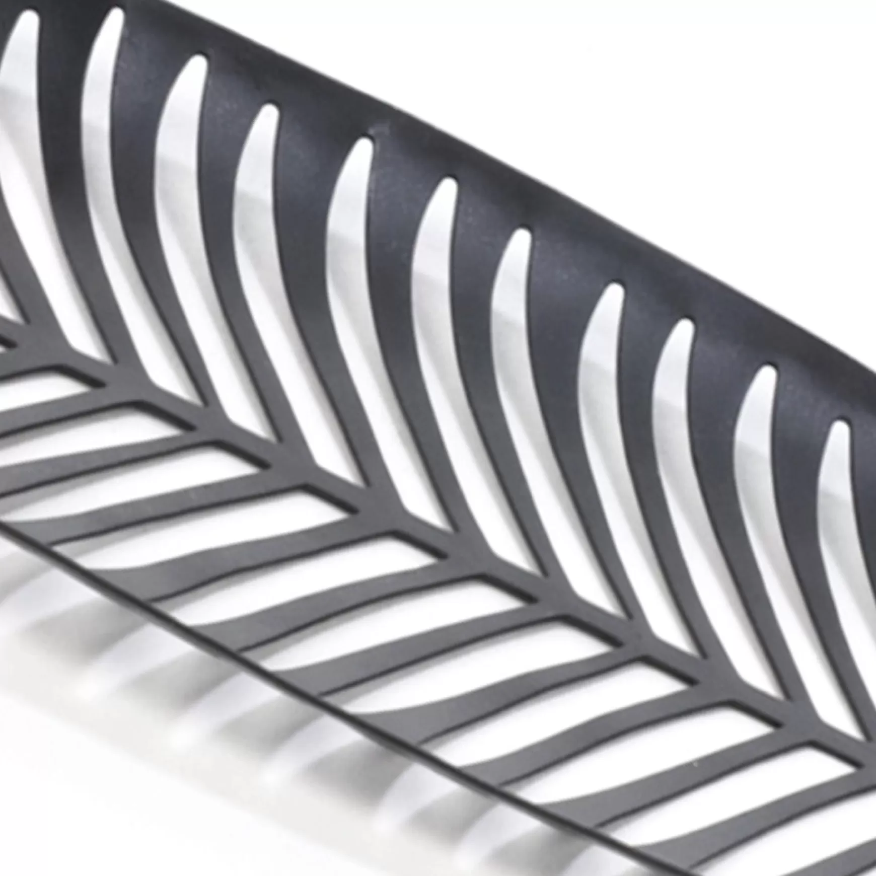 Plates, Trays & Containers*Attitudes Import Black Metal Deco Leaf