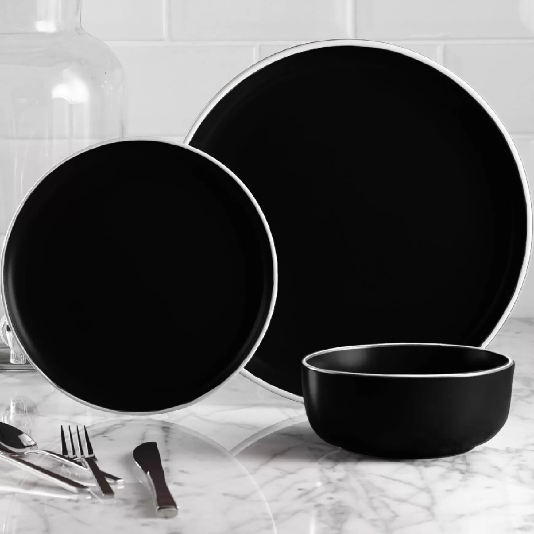Dishware*Safdie & Co Dinnerware Set - Black And White