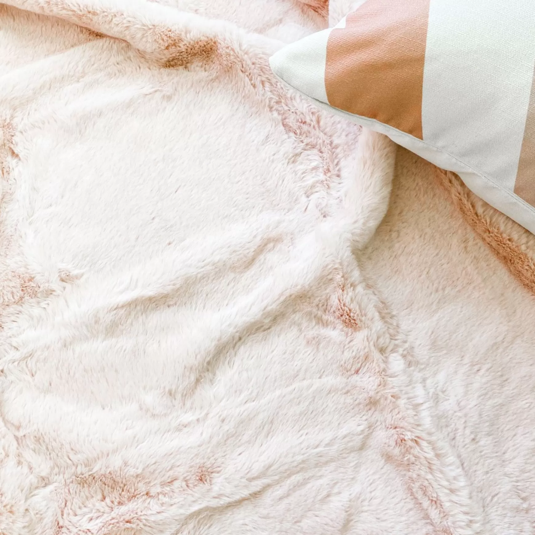 Throws*Agence K Faux Rabbit Fur Throw - Pink