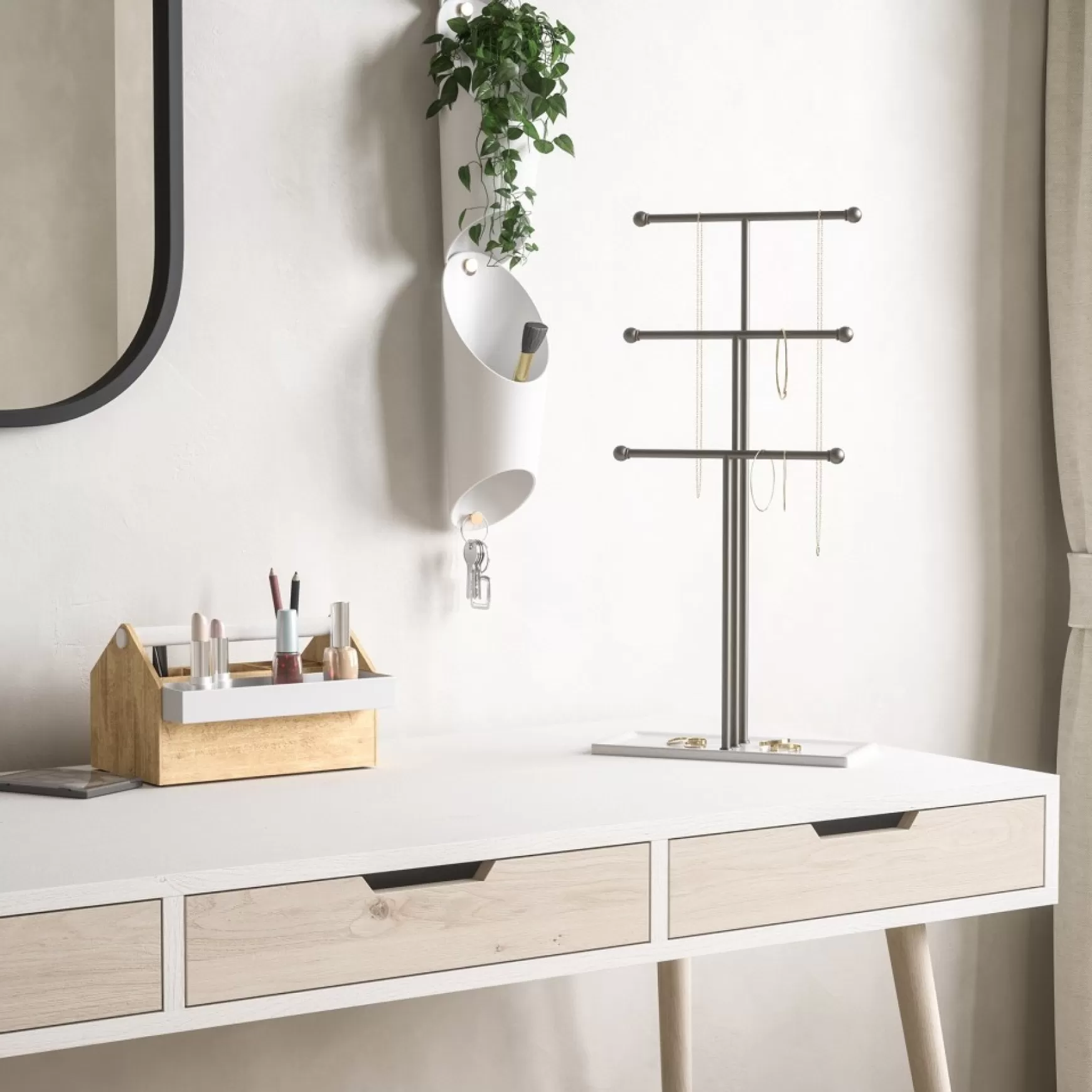Jewelry Storage*Umbra Jewelry Stand - Trigem