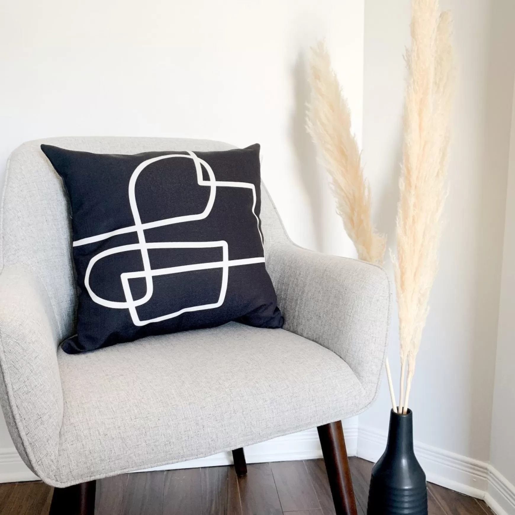 Cushions*Les textiles Patlin Kozy Cushion - Abstract Black