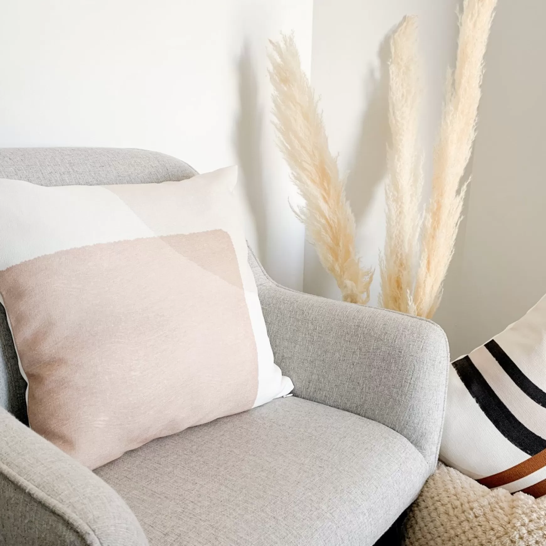 Cushions*Les textiles Patlin Kozy Cushion - Beige