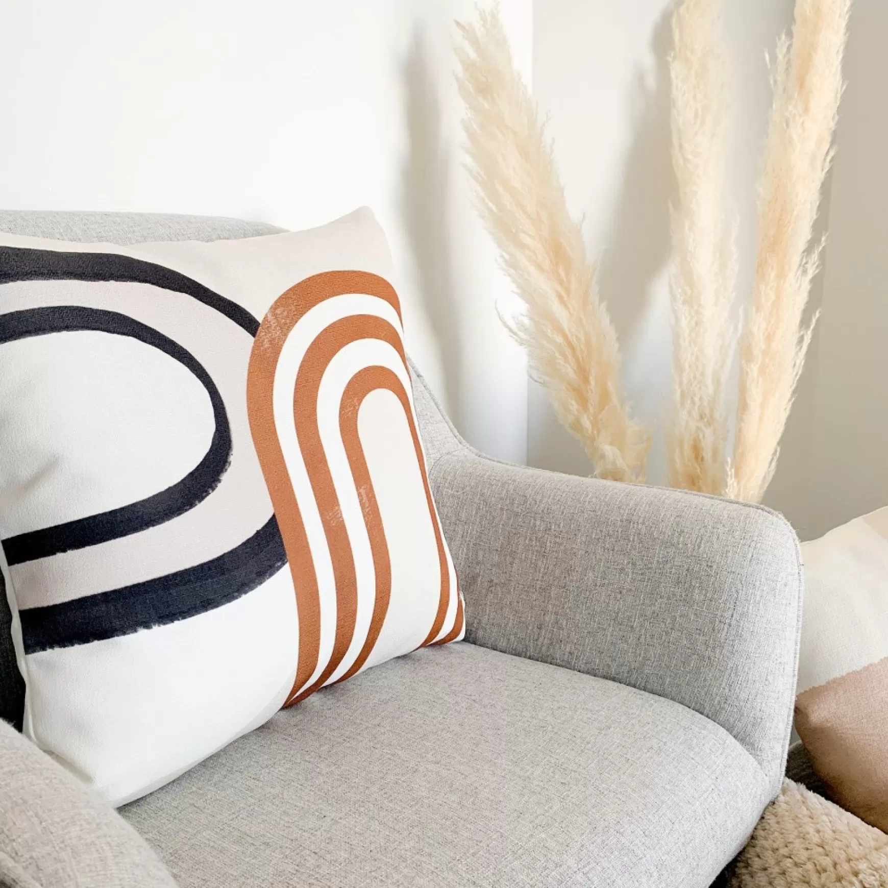 Cushions*Les textiles Patlin Kozy Cushion - Double Arches