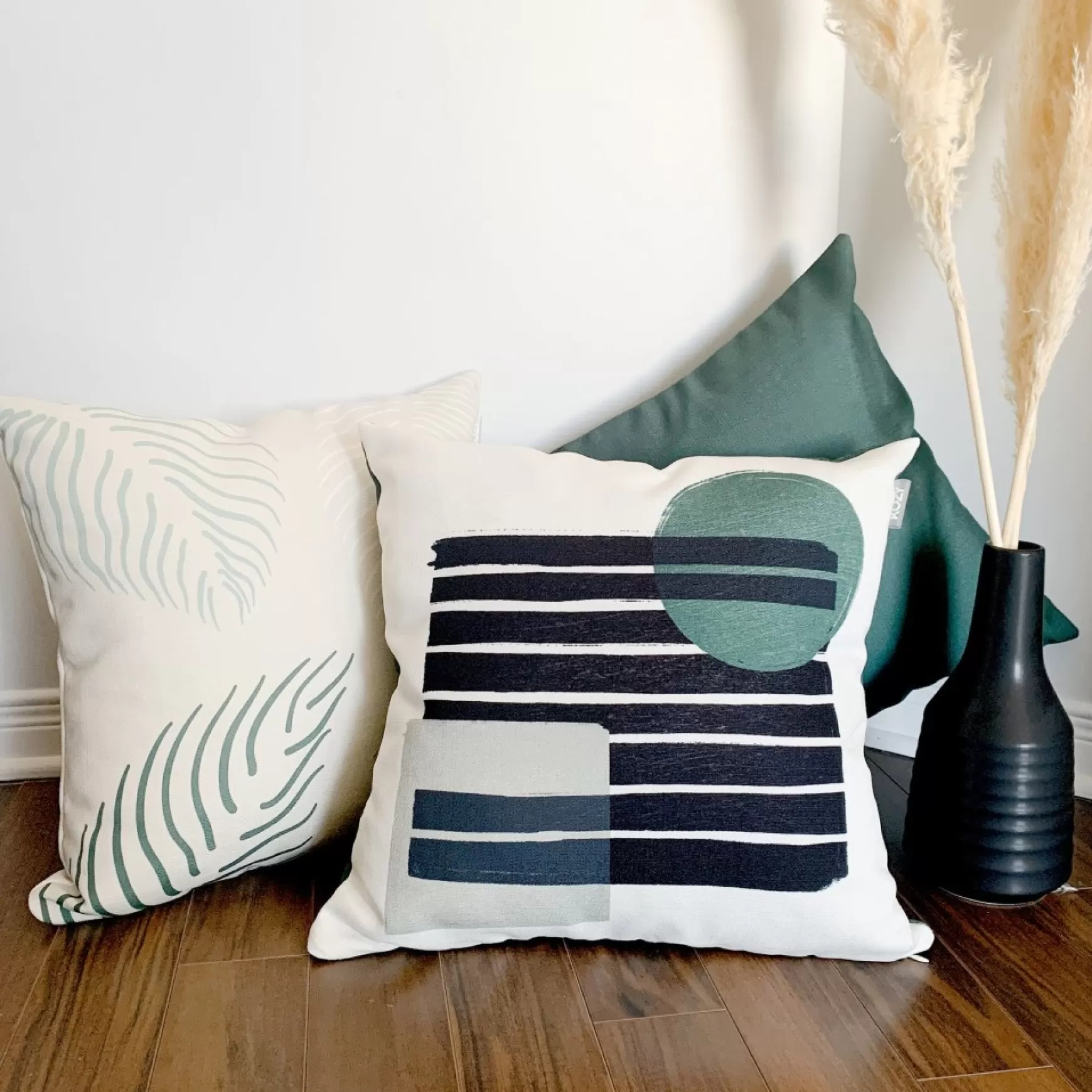 Cushions*Les textiles Patlin Kozy Cushion - Green And Black