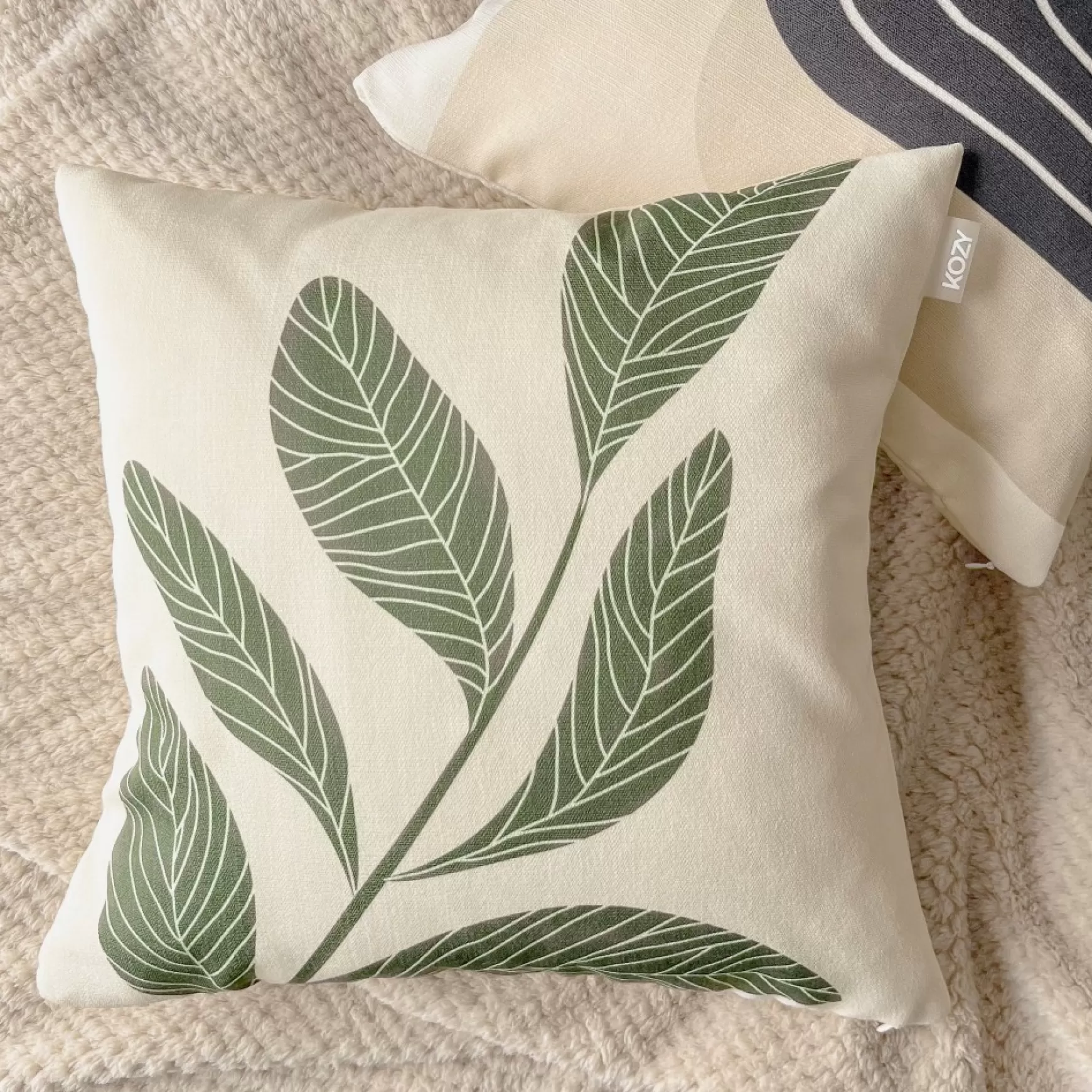 Cushions*Les textiles Patlin Kozy Cushion - Green Foliage