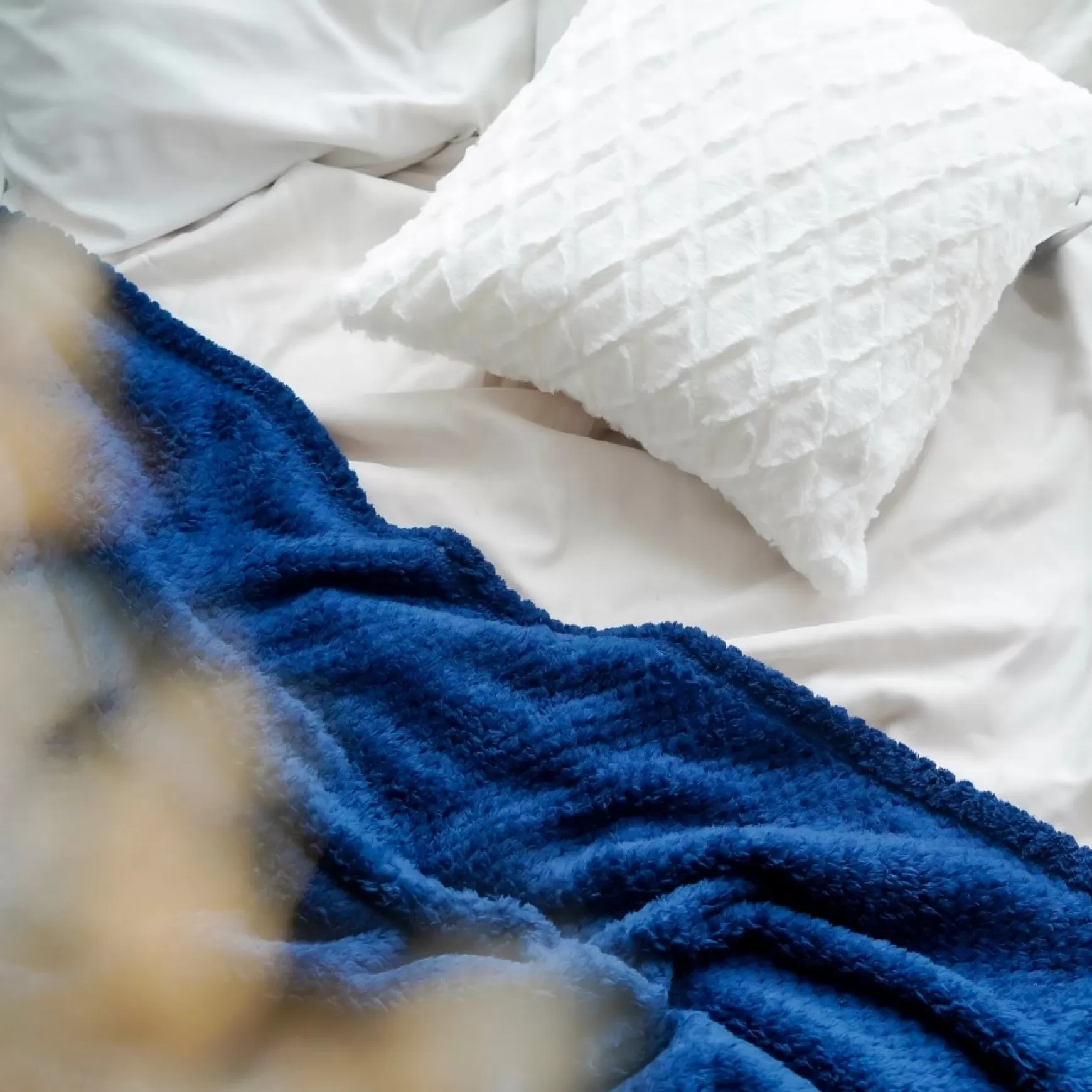 Throws*Agence K Kozy Textured Throw - Blue
