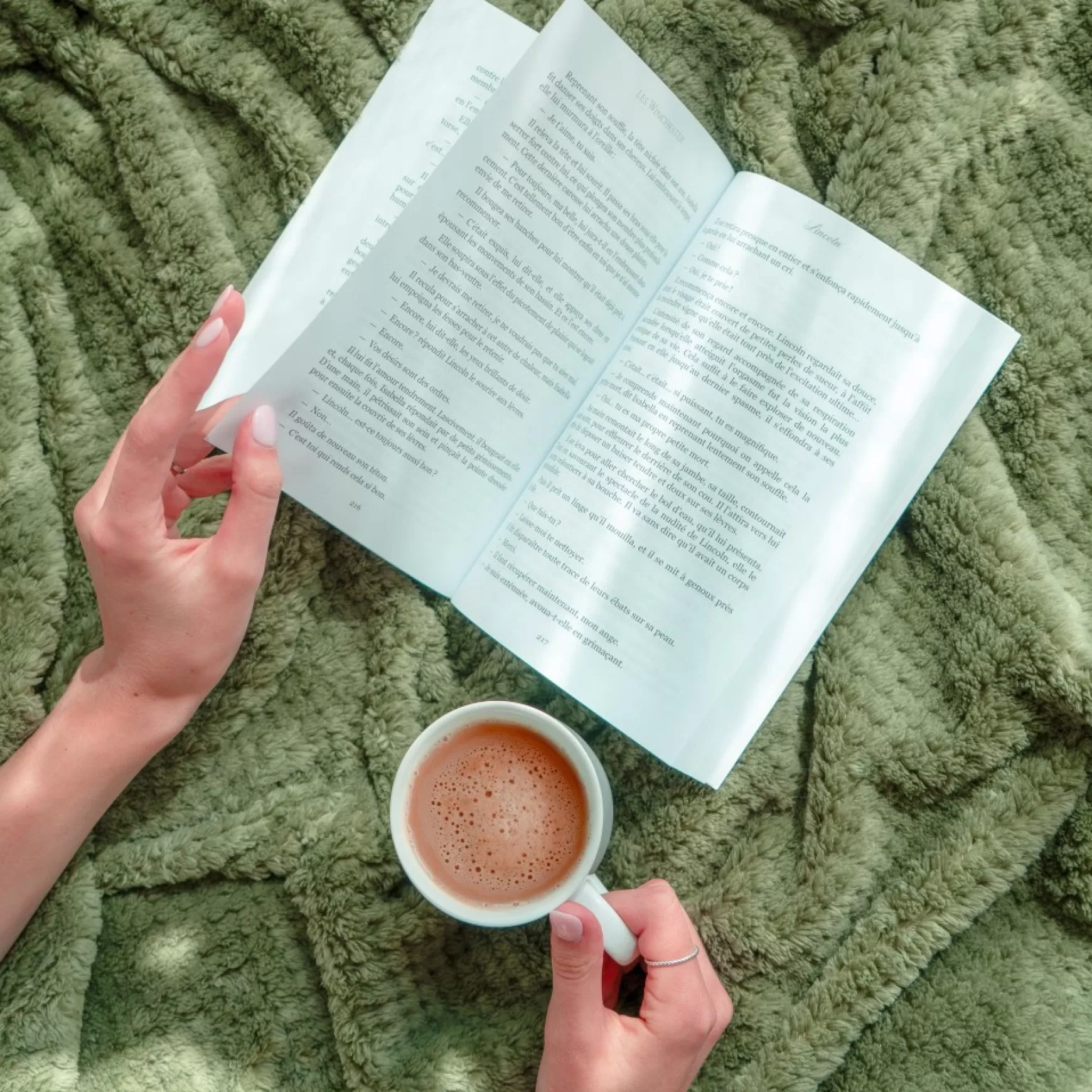 Throws*Agence K Kozy Textured Throw - Olive Green