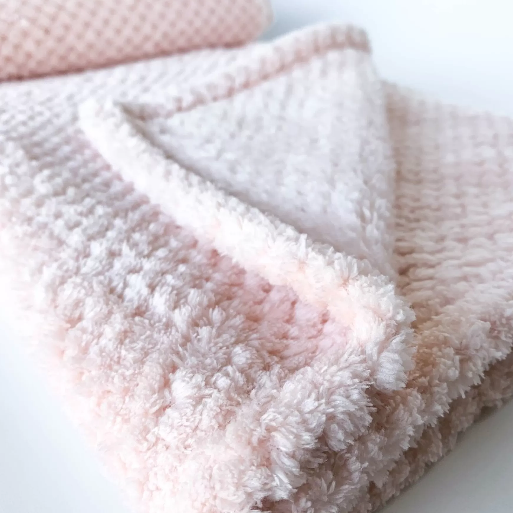 Throws*Agence K Kozy Textured Throw - Pink