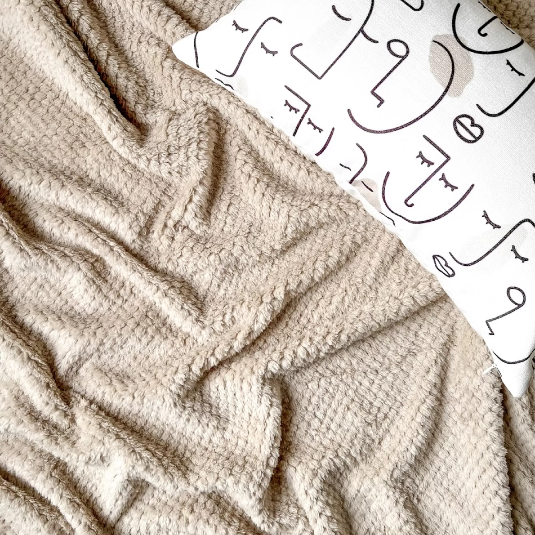 Throws*Agence K Kozy Textured Throw - Taupe