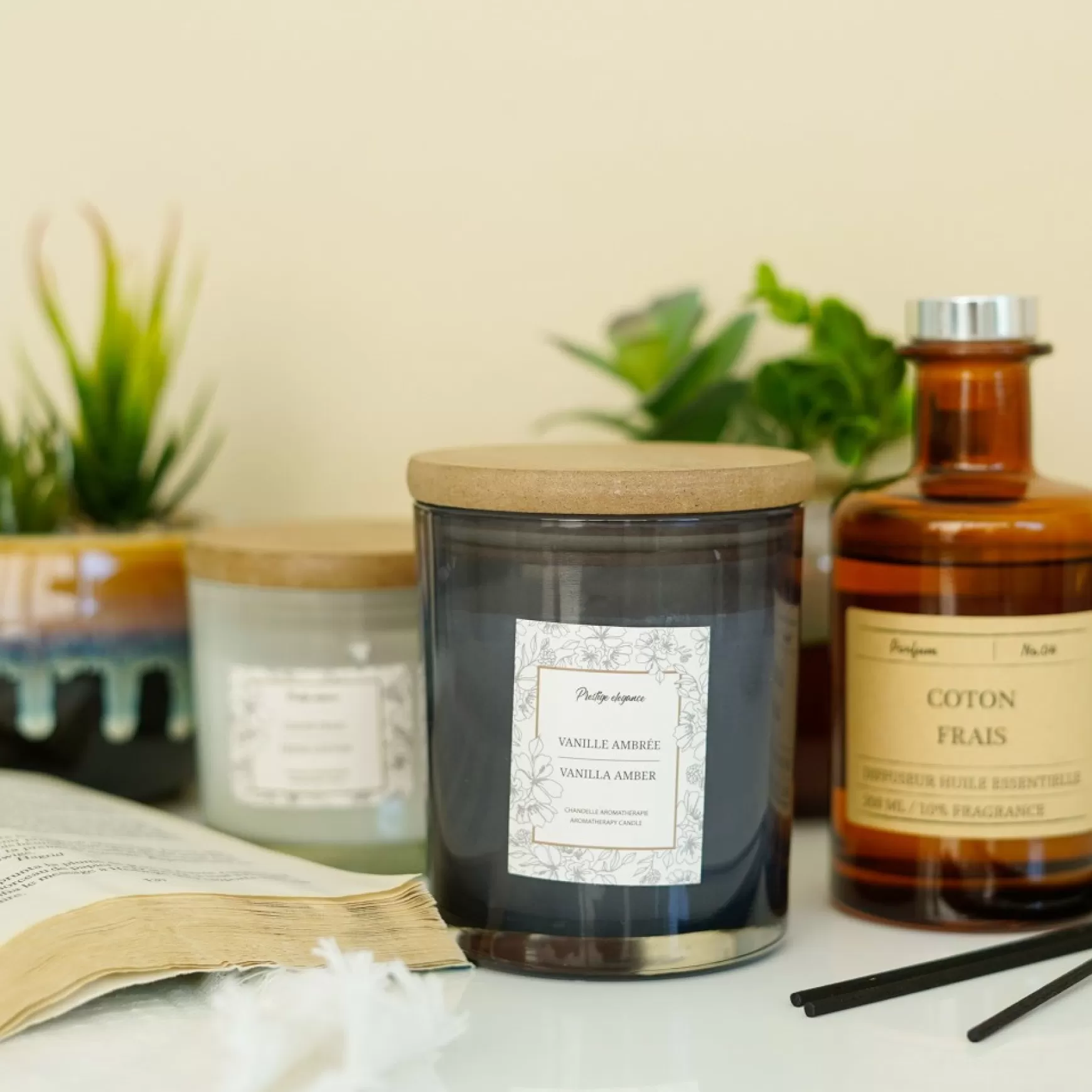 Scented Candles*Attitudes Import Large Glass Candle - Amber Vanilla