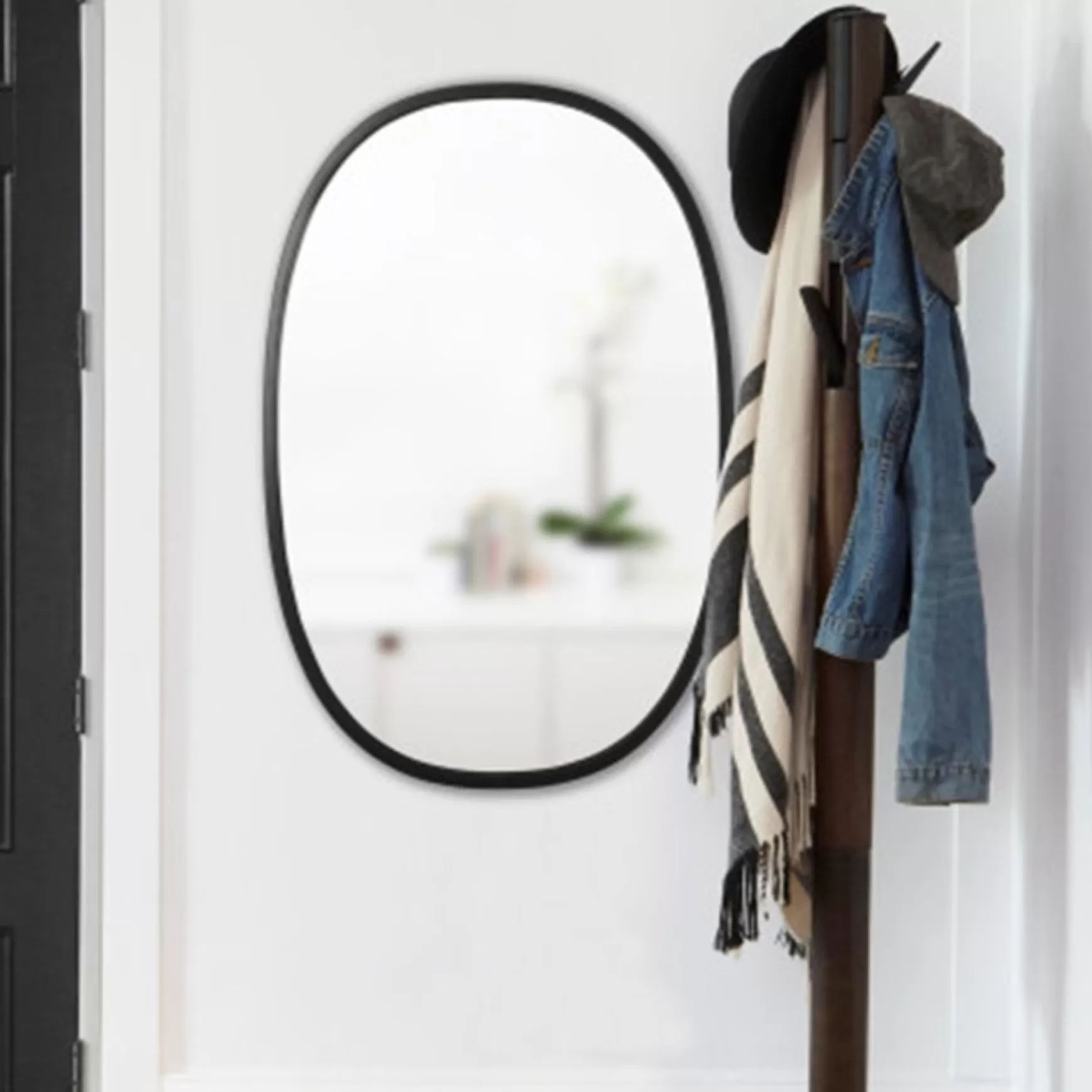 Mirrors*Umbra Oval Mirror - Hub