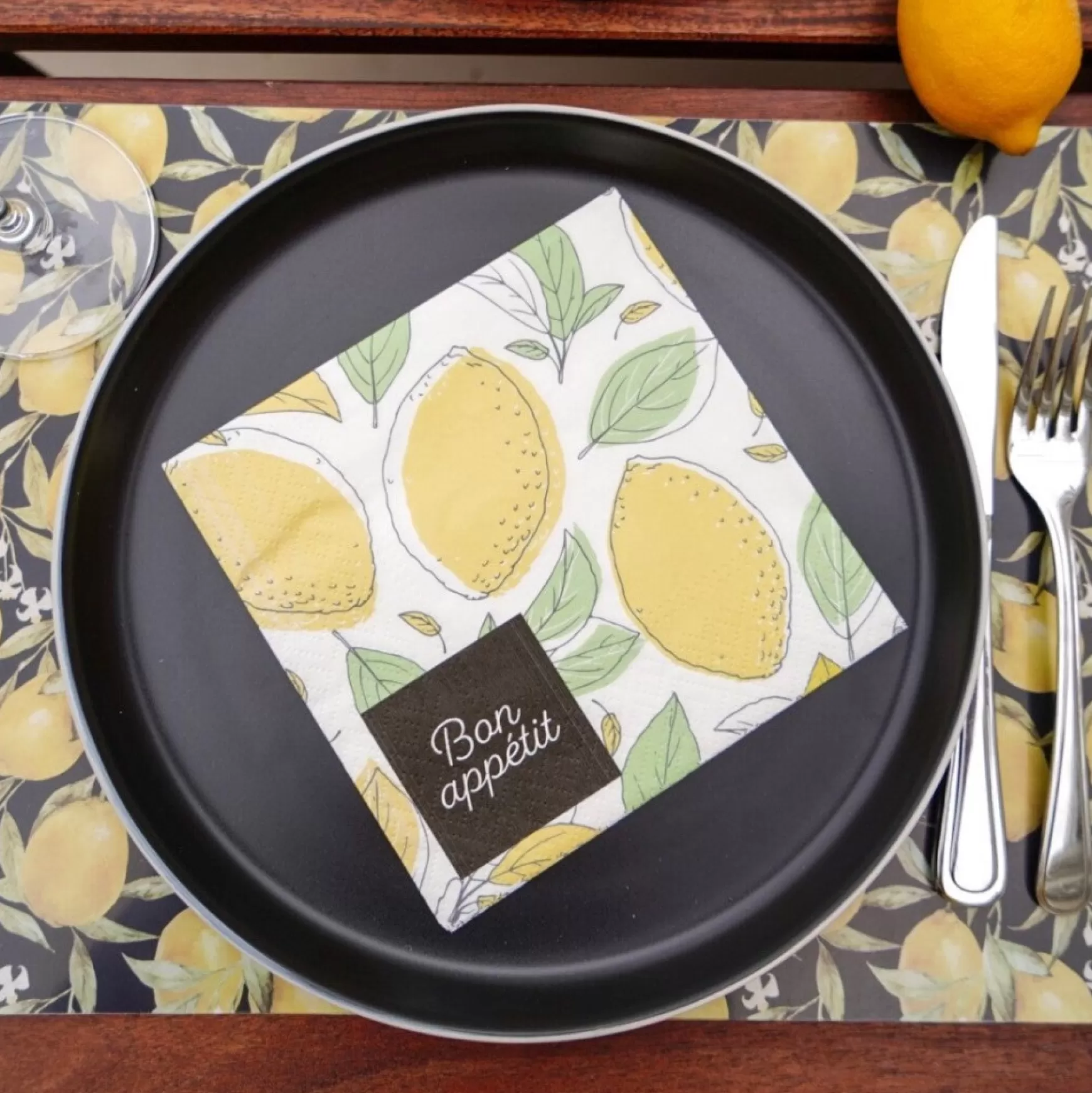 Tablecloths, Placemats & Napkins*Attitudes Import 2 Placemat - Black With Lemon
