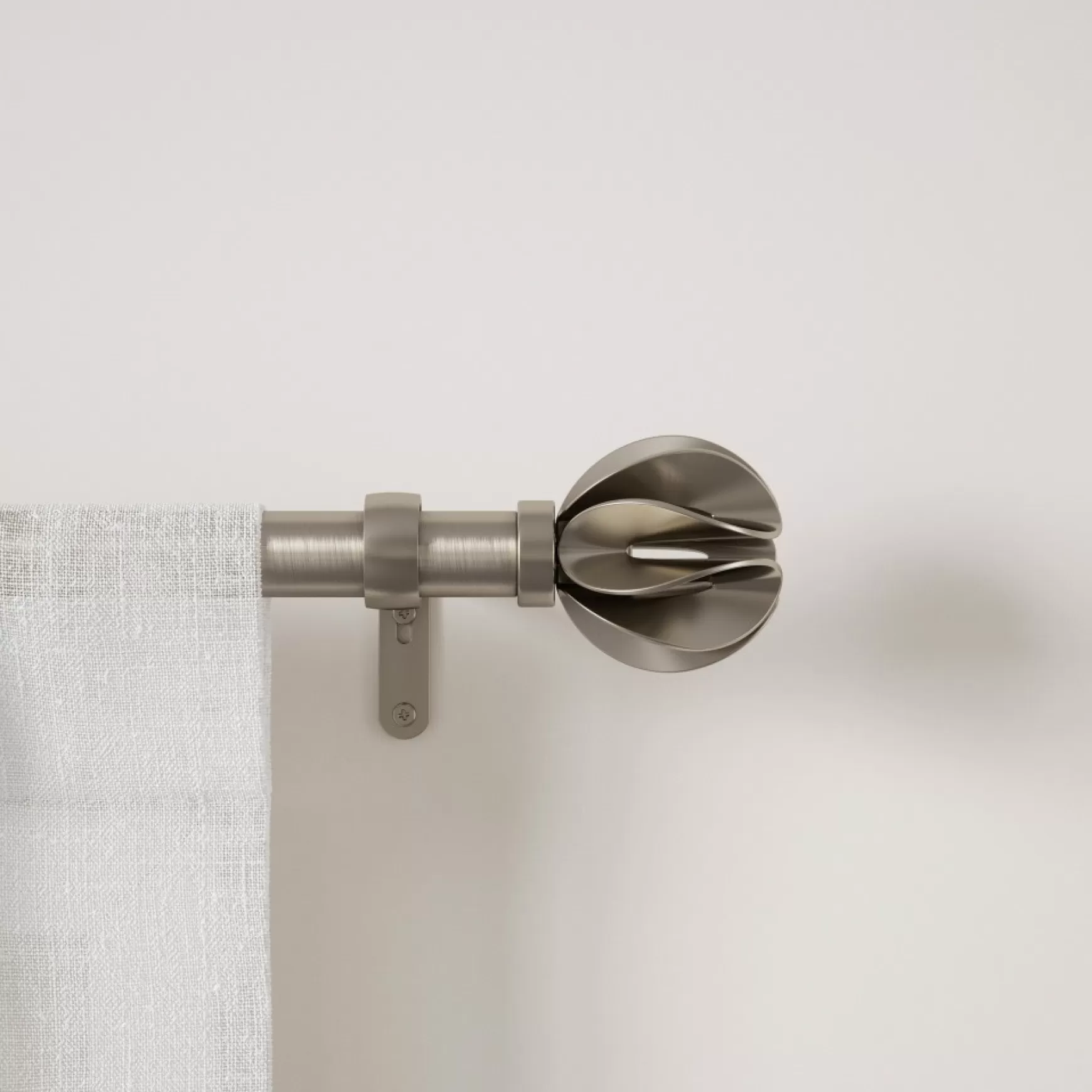 Poles & Curtains*Umbra Silver Curtain Rod - Blossom