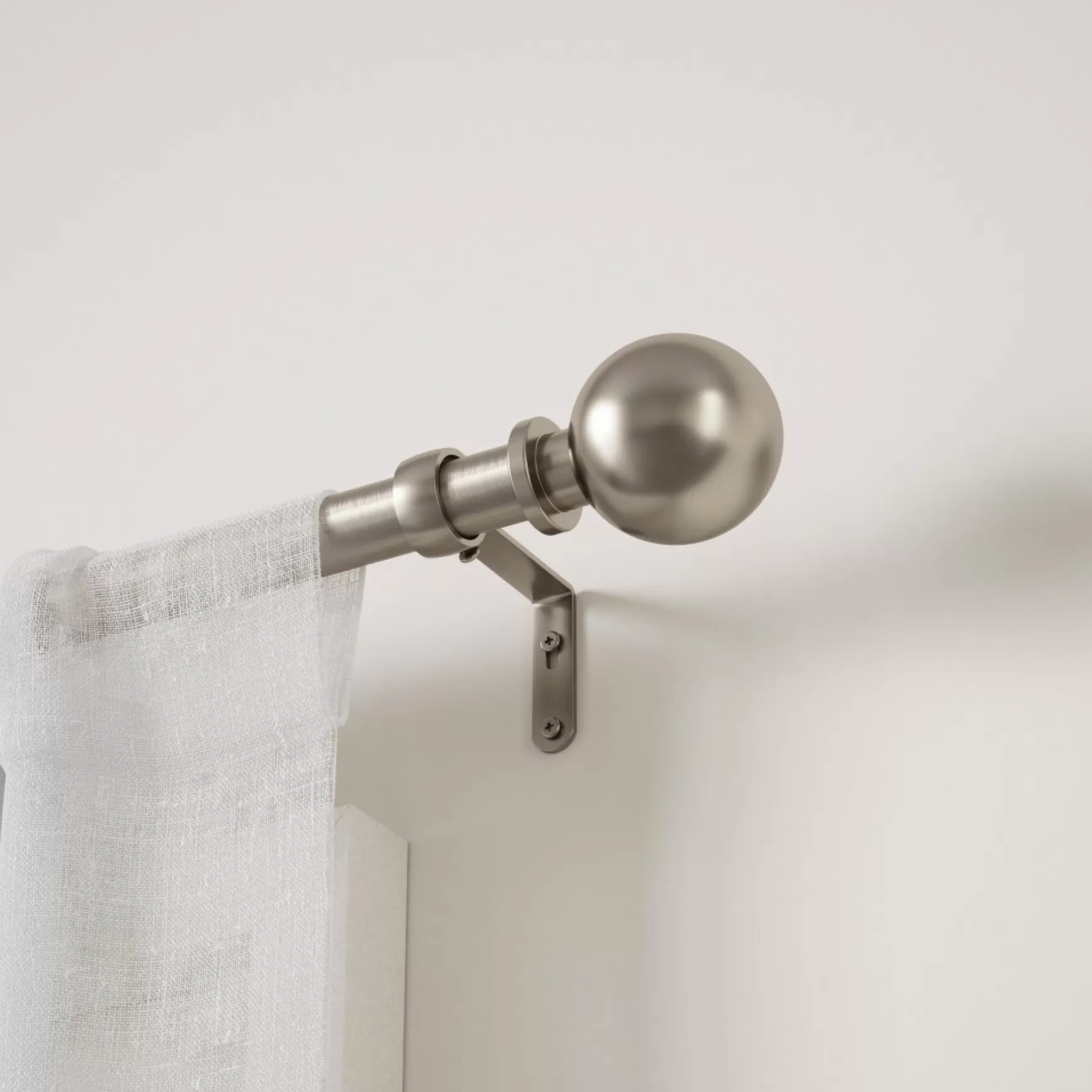 Poles & Curtains*Umbra Silver Curtain Rod - Bolas