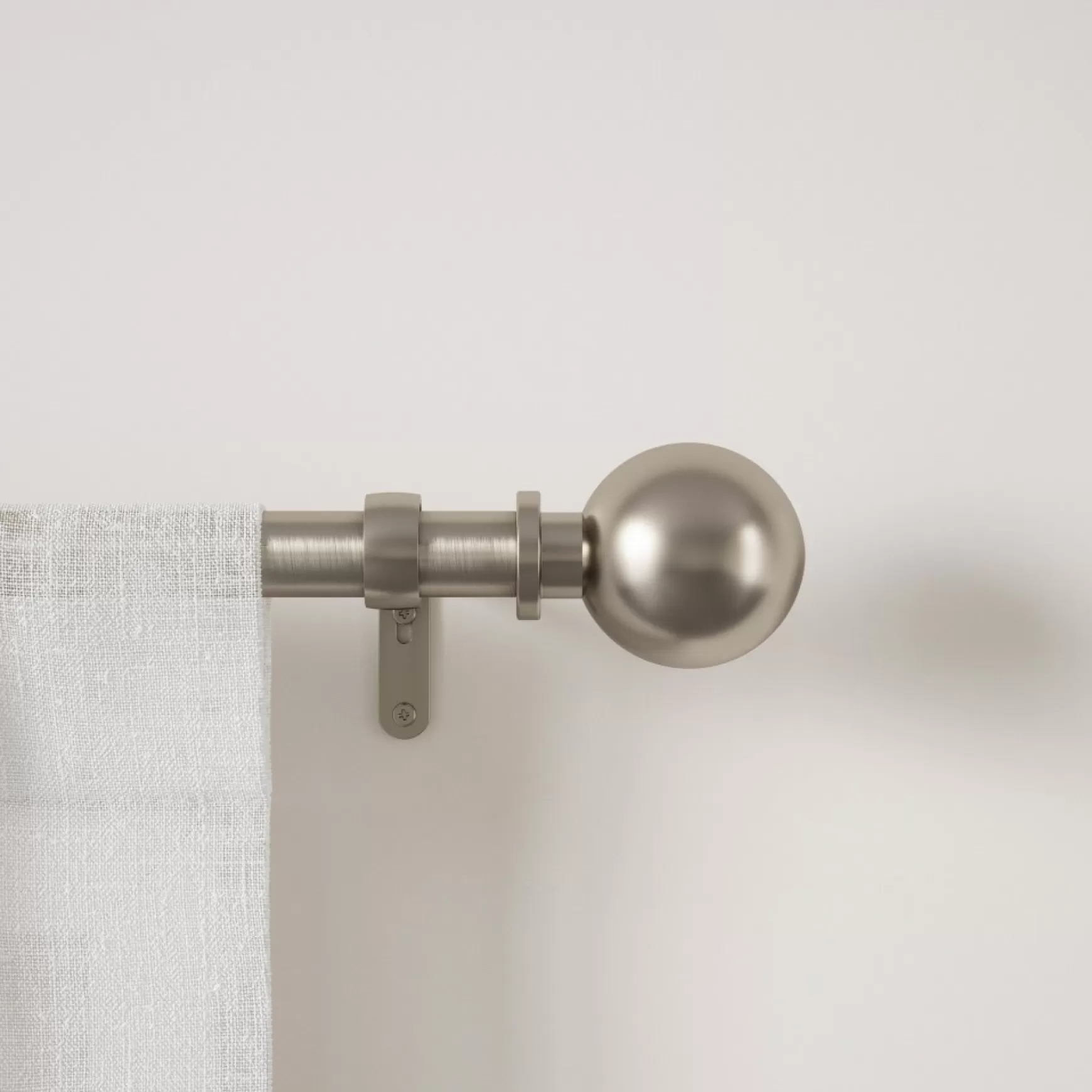 Poles & Curtains*Umbra Silver Curtain Rod - Bolas