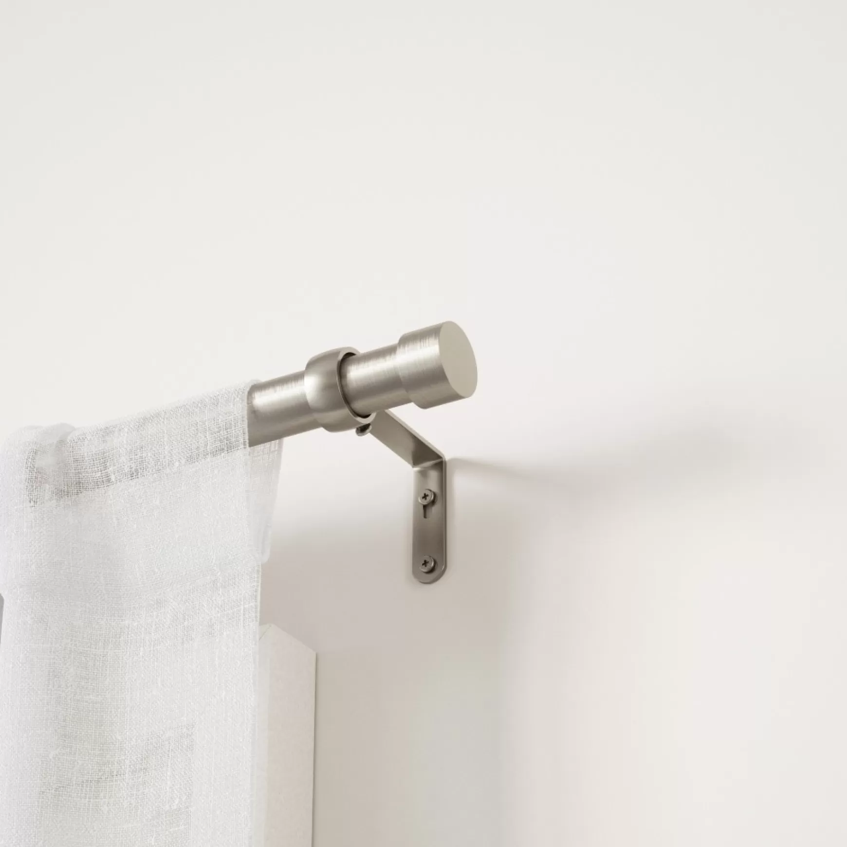 Poles & Curtains*Umbra Silver Curtain Rod - Cappa