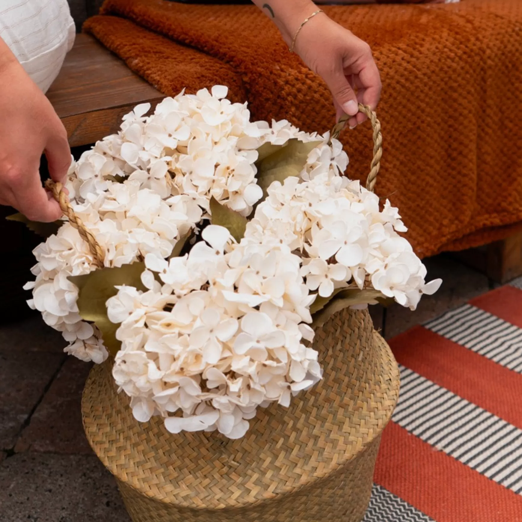 Dried Stems & Flowers*Nostalgia Import Stem Of White Flower