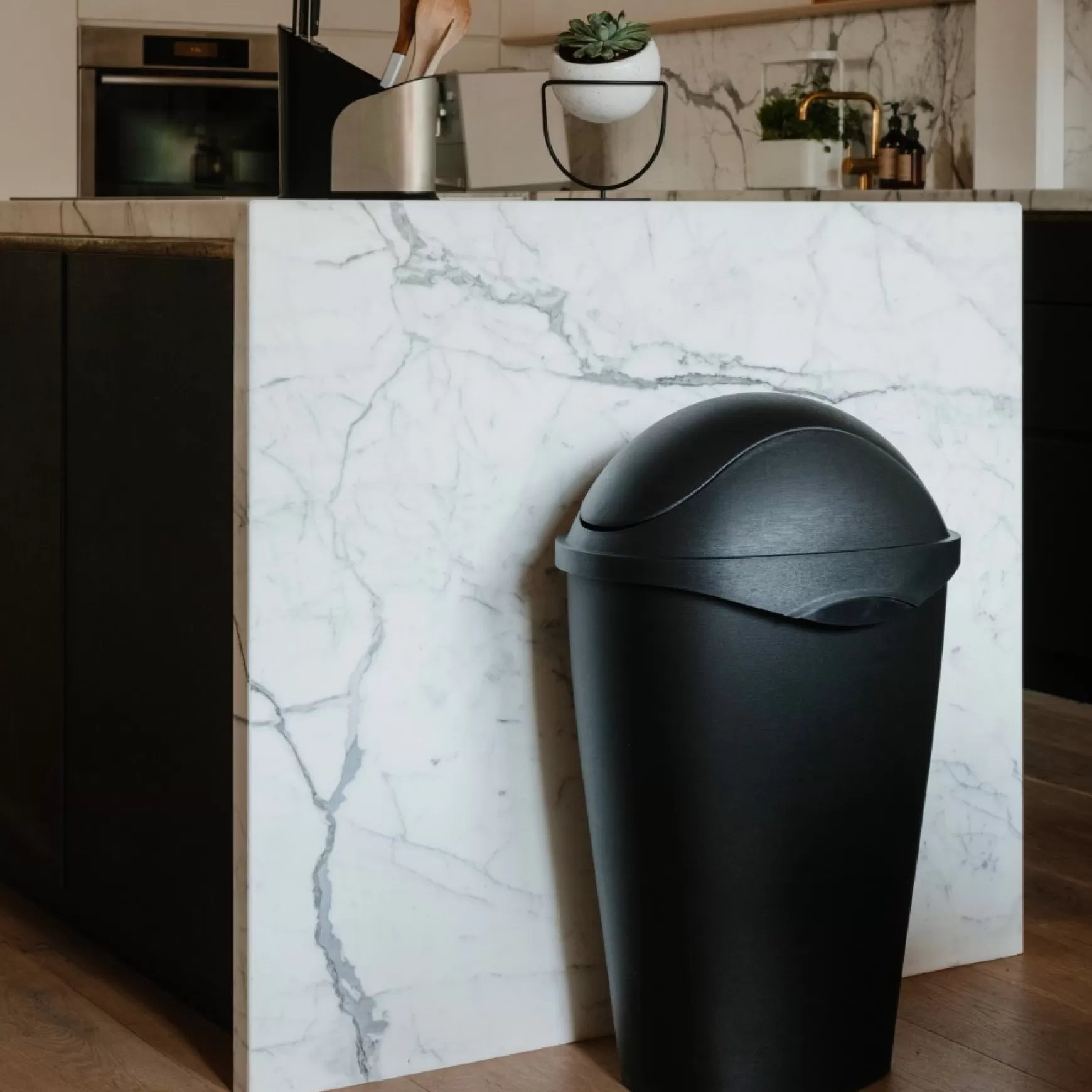 Bathroom*Umbra Trash Can - Swinger
