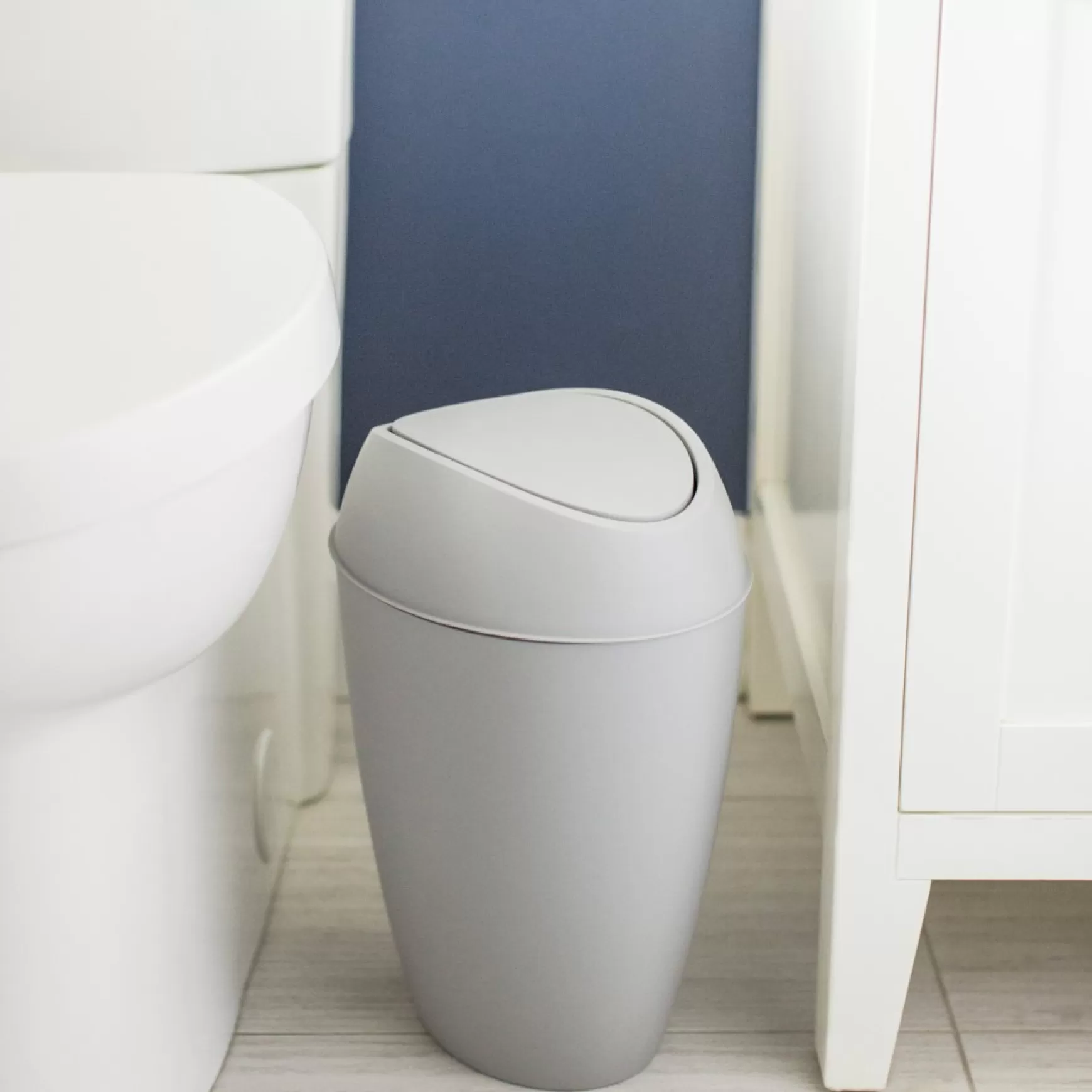 Bathroom*Umbra Trash Can - Twirla