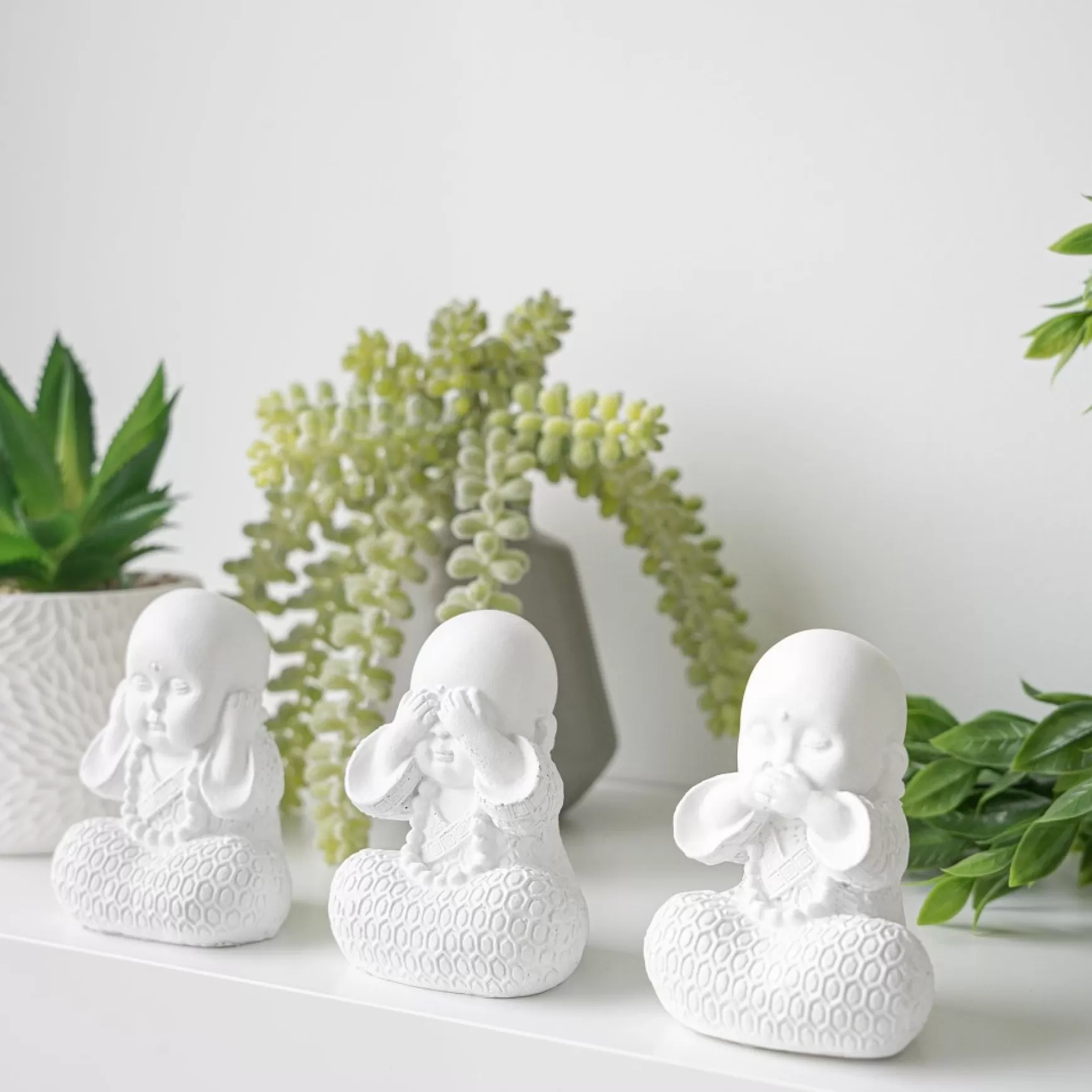 Decorative Objects*Nostalgia Import Wisdom Buddha - Hear